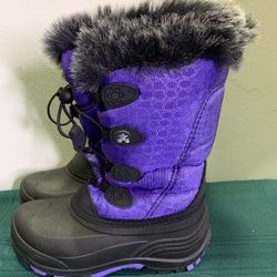 Kamik Snow Gypsy girl size 2 purple faux fur lined winter snow boots - worn once like new 