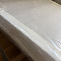 Queen size bed box