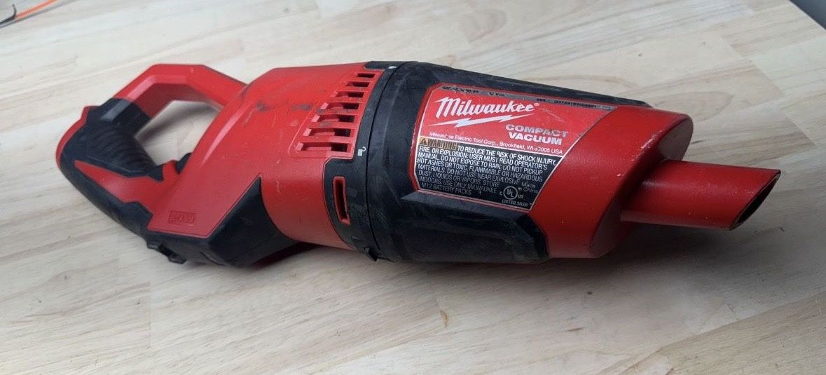 Milwaukee Compact Vacuum