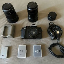 Olympus OMD E-M10 Mark II Bundle