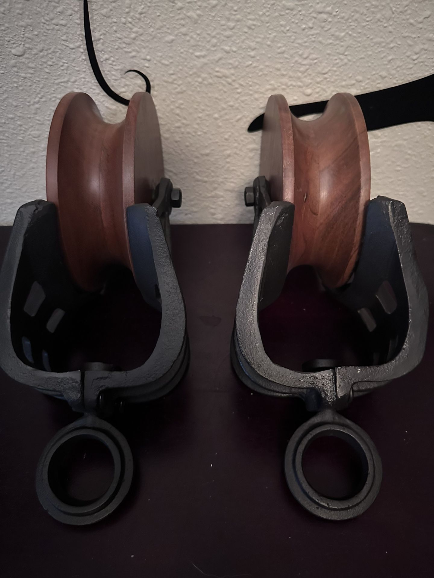 Ranch Decorative Pulley Made Of Wood & Iron
