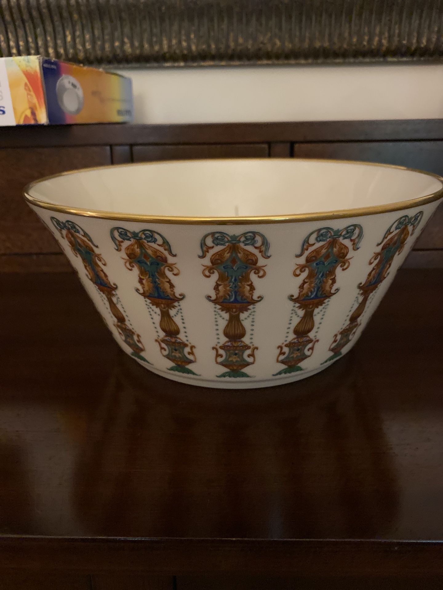 VINTAGE LARGE LENOX LIDO SALAD OR SERVING BOWL WITH 24 K GOLD RIM MADE IN USA