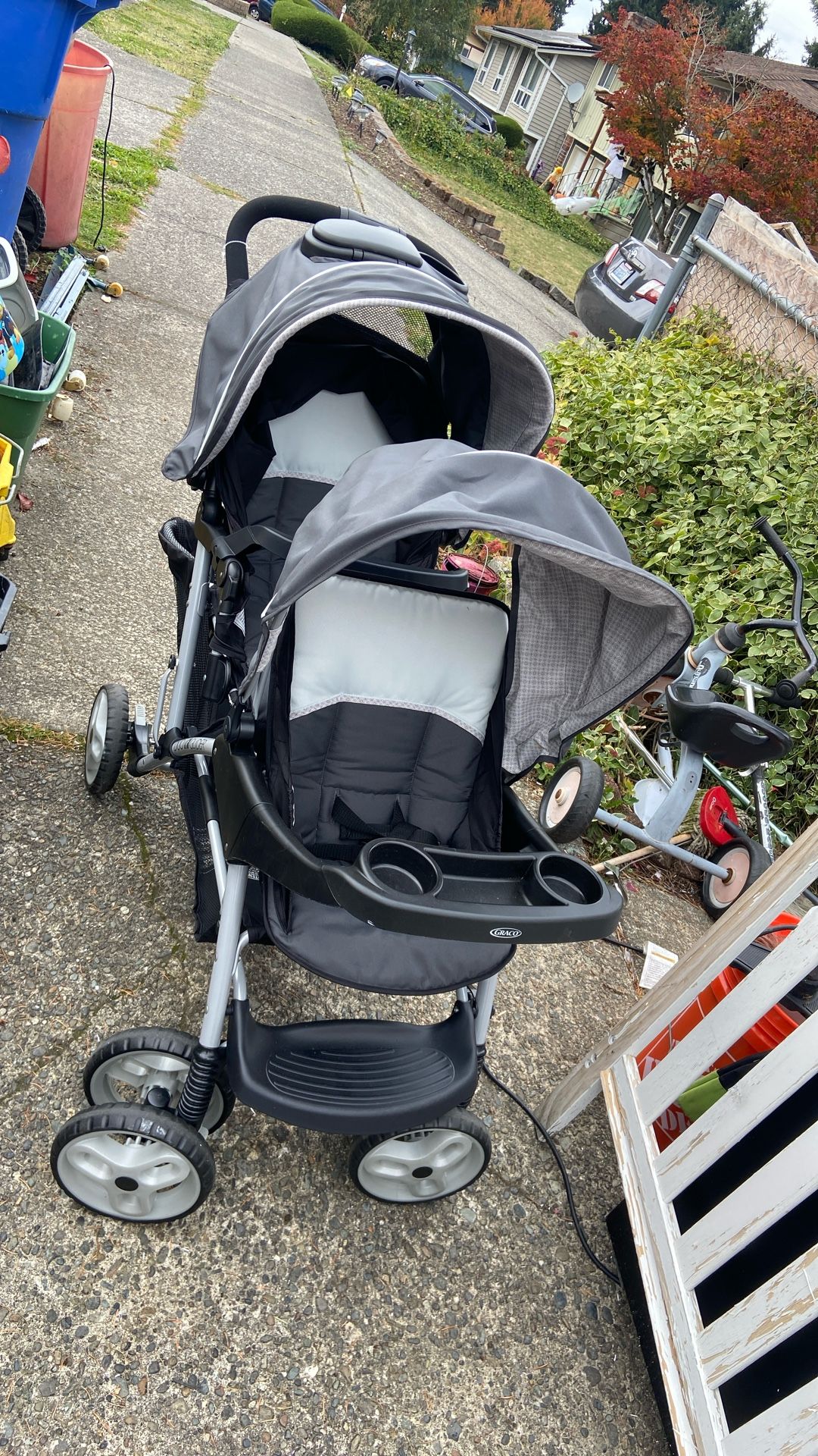 Graco double Stroller Price 50$ Pick Up. E. Side. Tacoma