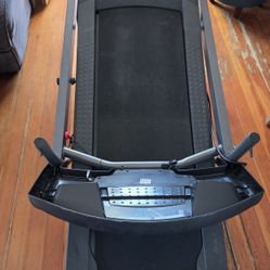 Folding Treadmill with Adjustable Incline