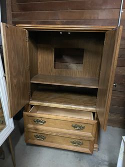Armoire cabinet dresser