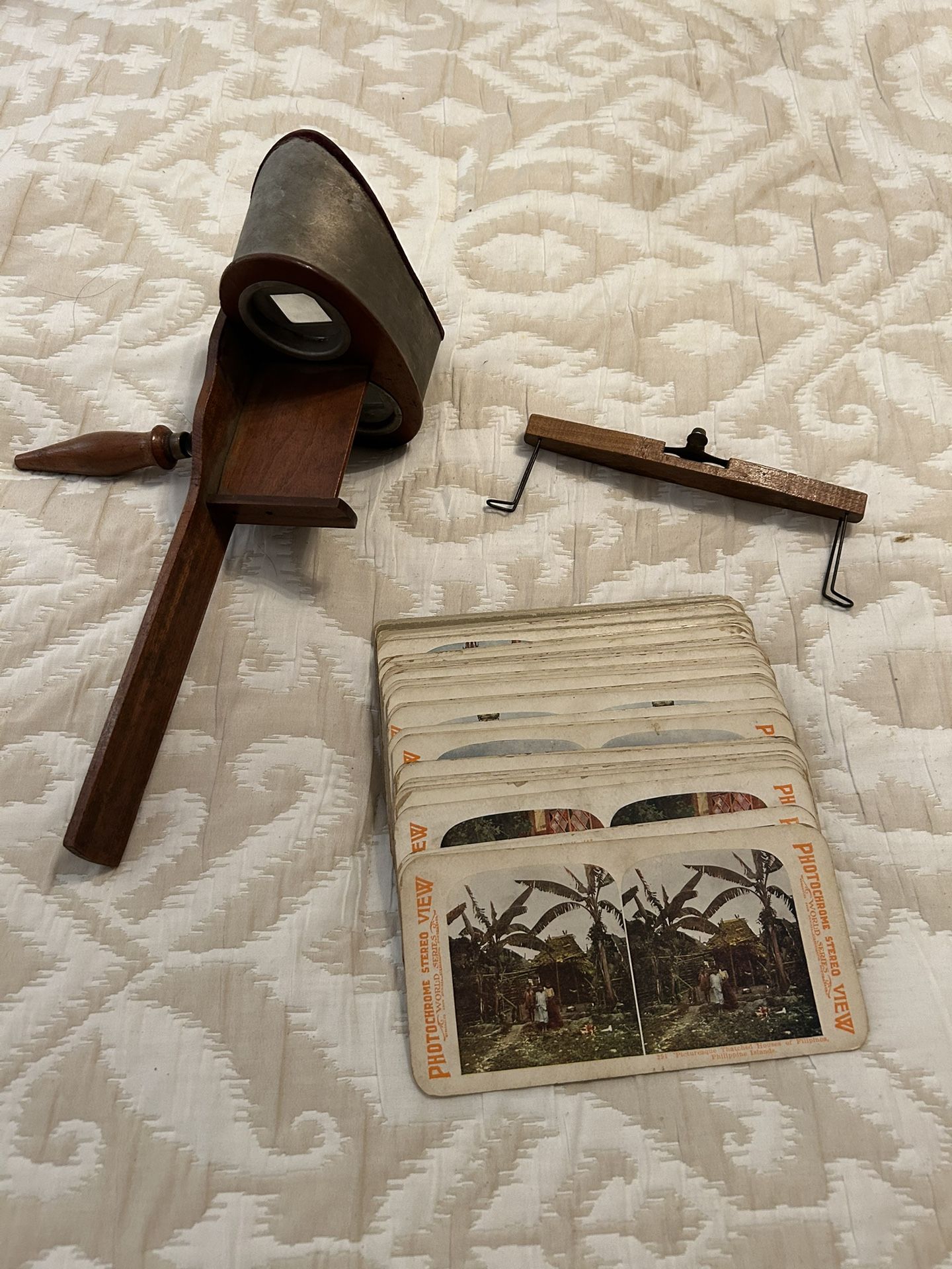 Antique Stereoscope With Cards To View