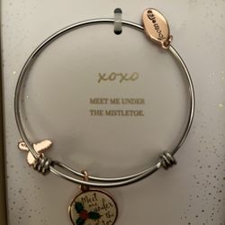 Footnotes Christmas Bracelet New