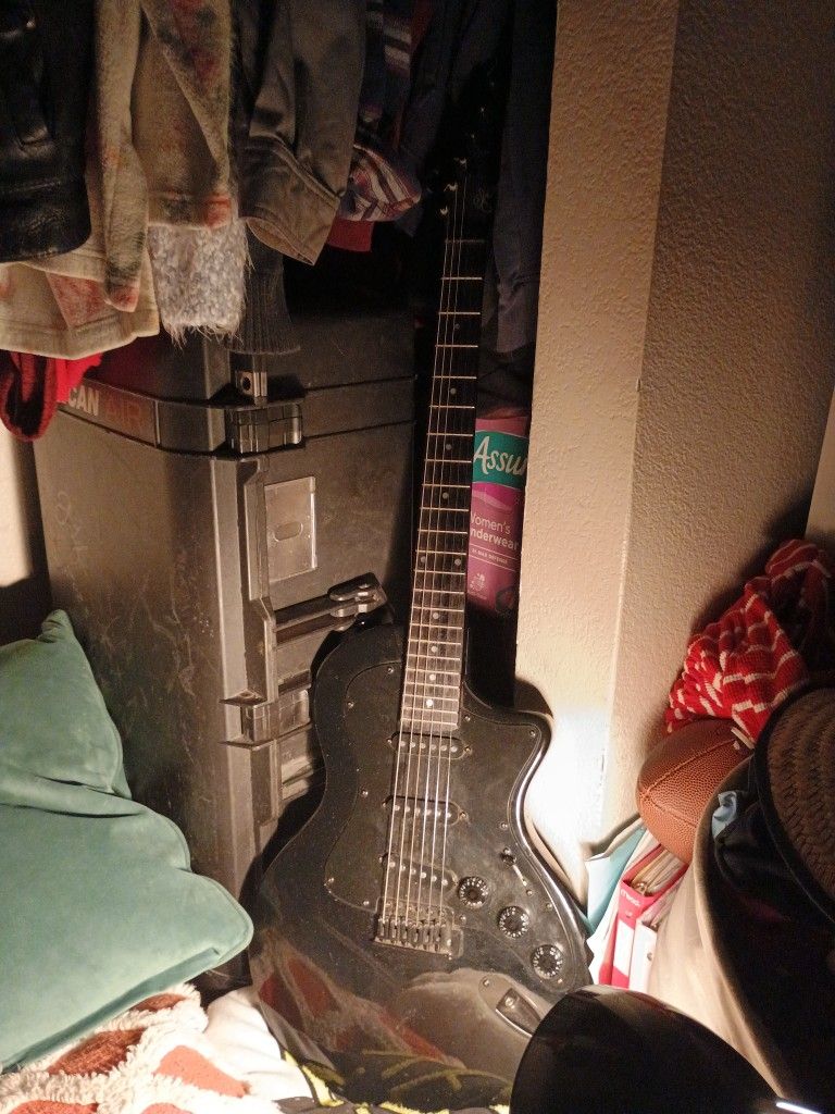 Custom Signed Electric Guitar