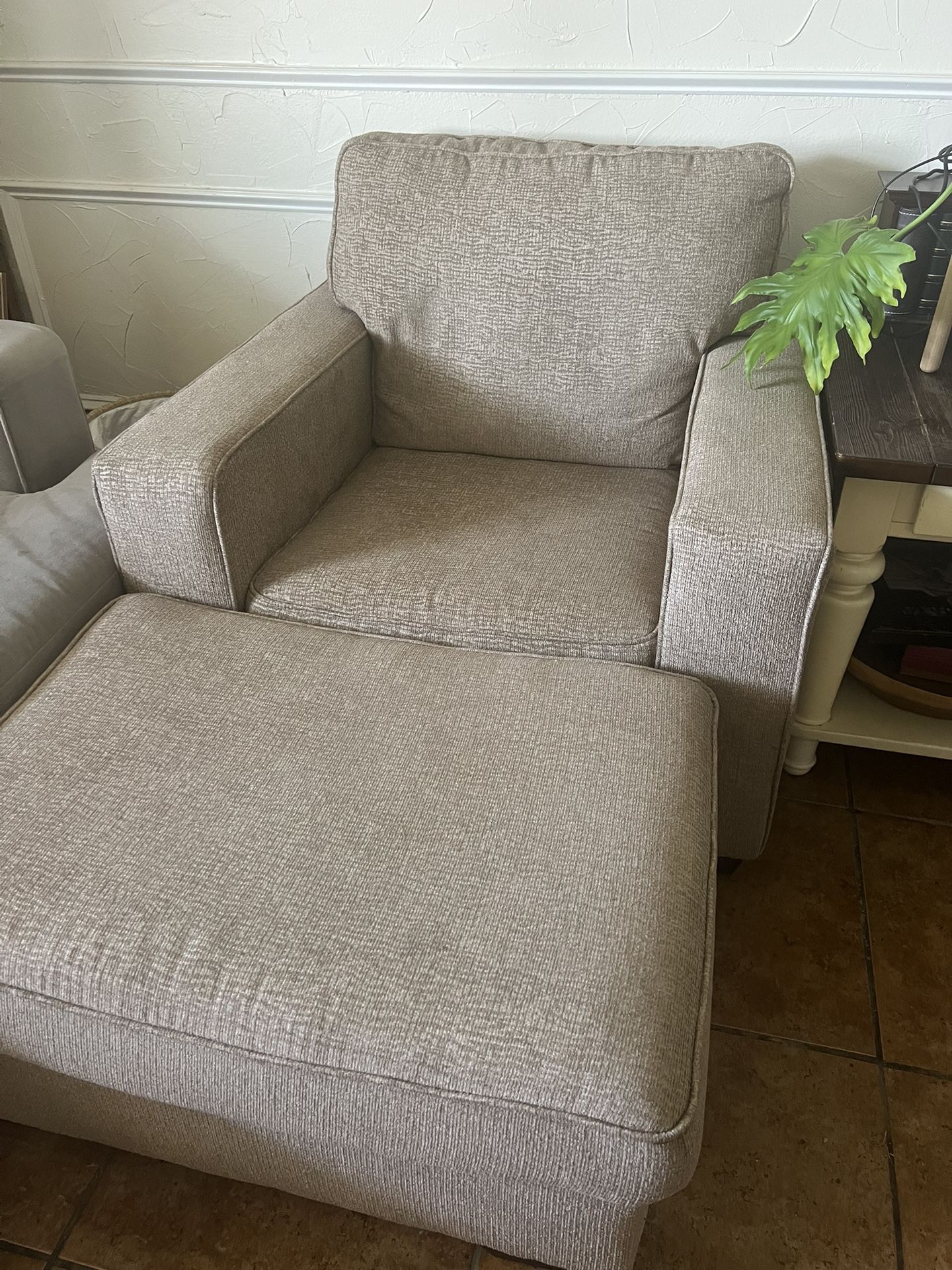 Ashley Furniture Chair With Ottoman