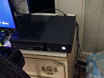 Xbox One Console with 2 Controllers