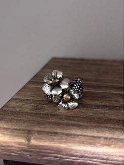 RETIRED James Avery Flower Blossom Bee Ring