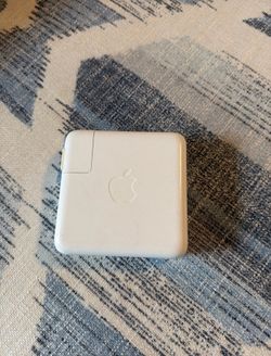 Apple 61W USB -C Power Adapter