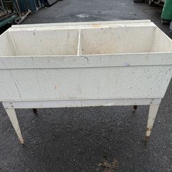 Two Basin Utility Tub