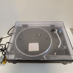 Technics SL-1200MK2 Quartz Direct Drive Turntable.