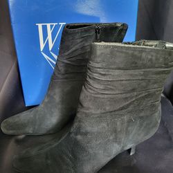 White Mountain Black Suede Boots Size 10