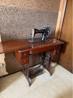 1950 Singer Sewing Machine Vintage