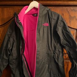 Women’s Northface Jacket - Size Large