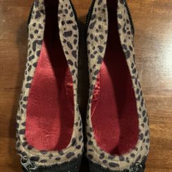 Women’s Style & Co.  Cheetah Print with Zippers Fun, Unique $ Stylish … Size 6