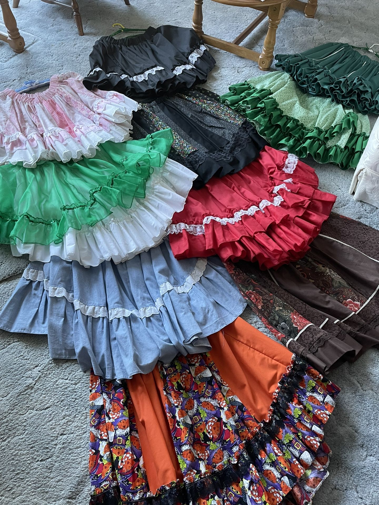 SQUARE DANCE DRESSES / SKIRTS