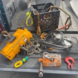 Ingersoll Rand ML500K-2010-05 air chain hoist, with extras including a Eriez RPL-11 lifting magnet,  Maximum lifting capacity: 1100 lbs (500 kg). Weig