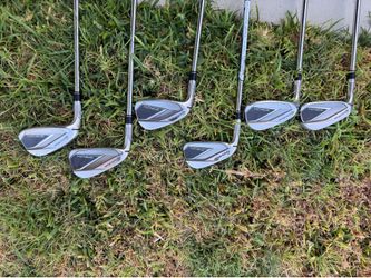 LEFT HAND TaylorMade Stealth Irons Stiff Flex