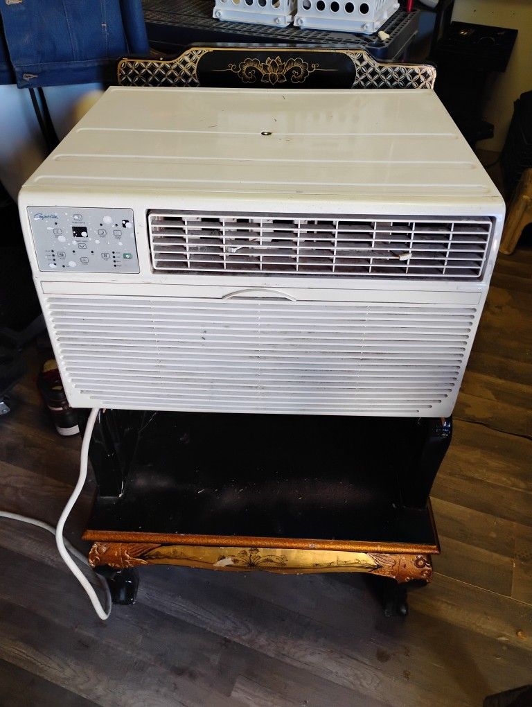 Comfort Aire Air Conditioner/Heat