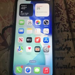 iPhone 11 In Color Black Locked *PRICE NOT NEGOCIABLE*