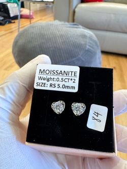 1 CT Moissanite Heart Stud Earrings – 925 Sterling Silver