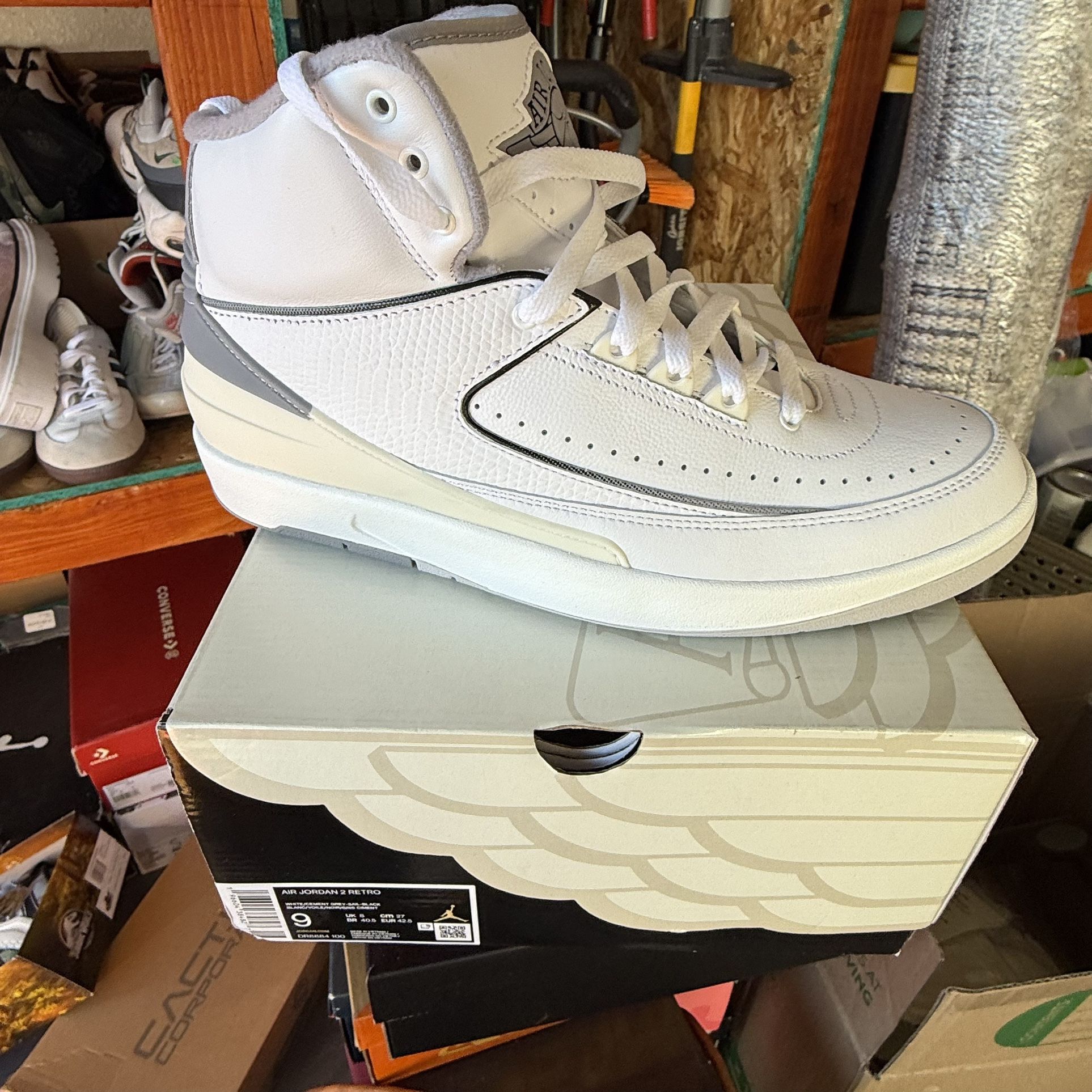 Size 9, Air Jordan two retro