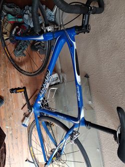 GIANT OCRC2 MEDIUM CARBON BIKE