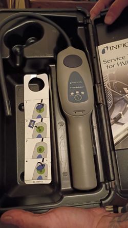 Refrigerant leak detector