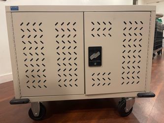 Global Industrial 16-Device Charging Cart / Cabinet - Chromebooks, Laptops & Tablets