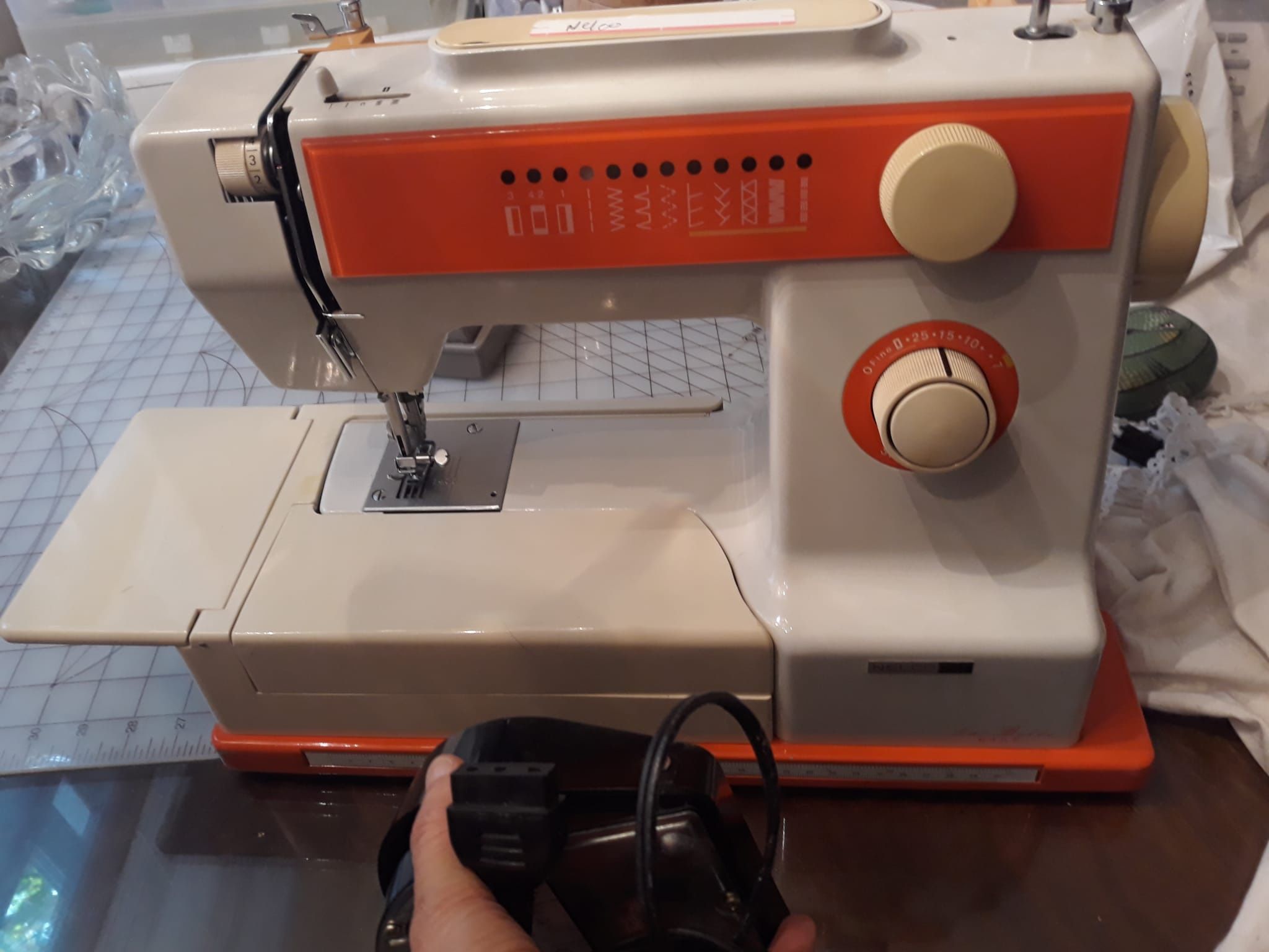 Many Sewing Machines With Different Prices