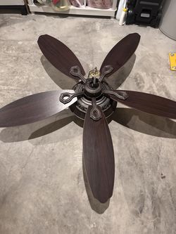 Hunter 52" Indoor 5-Blade Ceiling Fan with Light