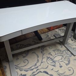 Tresanti 47” Electronic Standing Desk – White