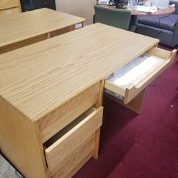 OFFICE/STUDENT DESK WITH 3 DRAWERS AND KEYBOARD DRAWER(HOME9)