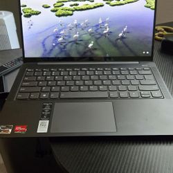 Lenovo IdeaPad 5 Pro 14" Touchscreen Laptop - AMD Ryzen 5 5600U - 2240 x 1400 - Windows 11 - Kuulpal USB Drive (16GB RAM | 512GB SSD)