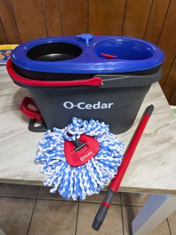 O-Cedar easy wring mop and bucket