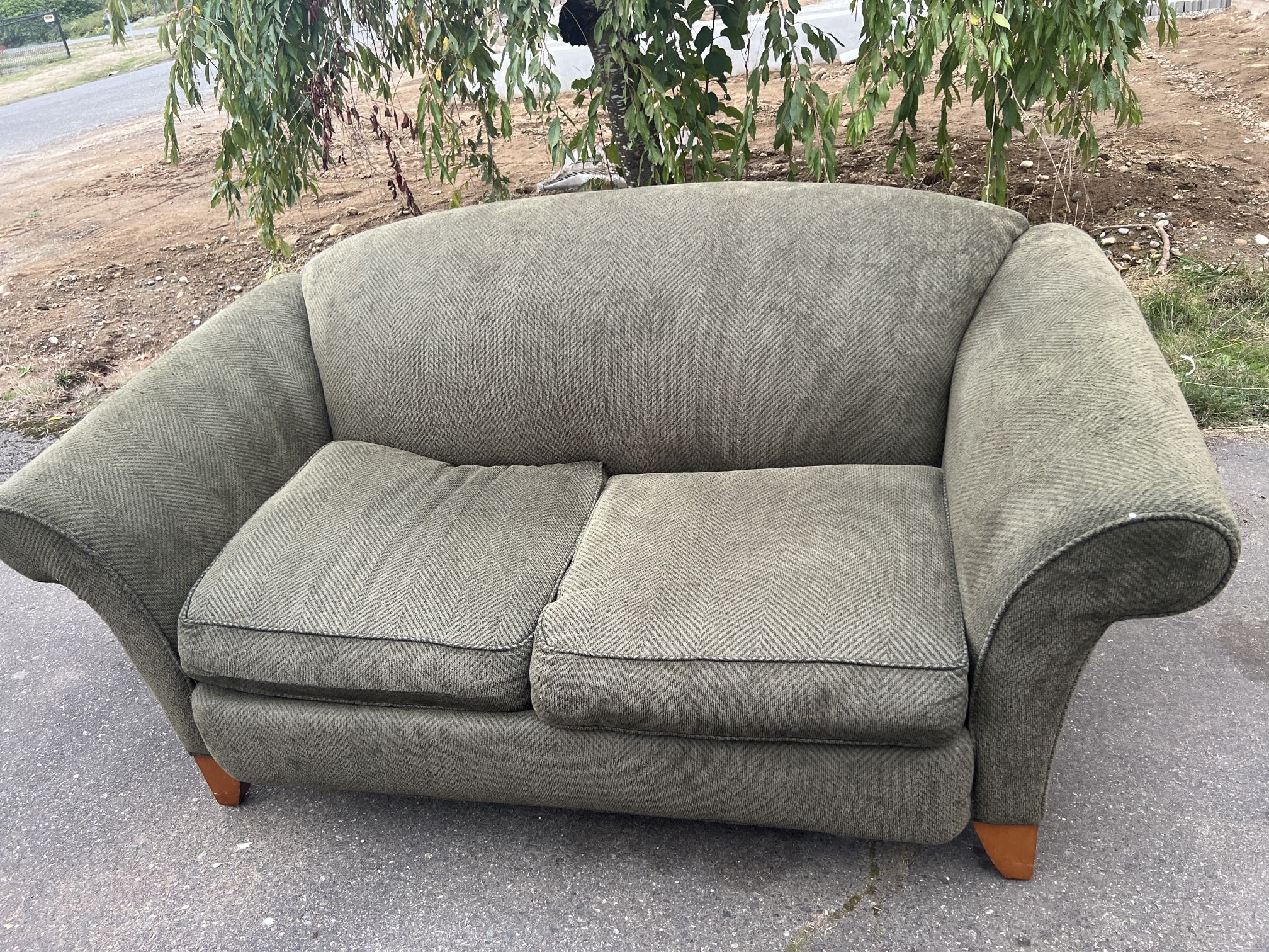 Free Delivery Couch