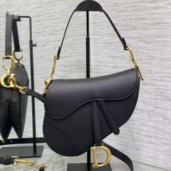 Women's saddle shoulder bag