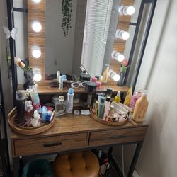 Almost New Makeup Vanity