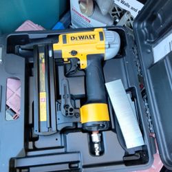 DeWalt Finish Nailer 