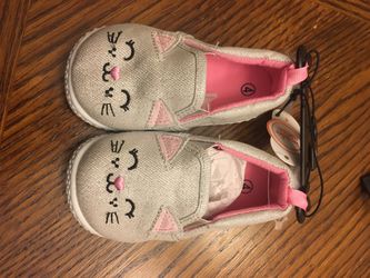 NWT baby girl cat sneakers