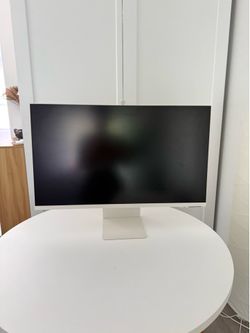 Samsung 32” Smart Monitor M8