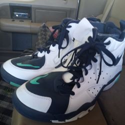 Mikey Size 10.5 Airflights Great Shape
