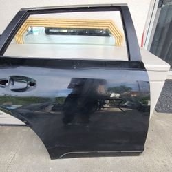 2020 - 2025 SUBARU OUTBACK WAGON LEGACY RIGHT REAR DOOR USED OEM . YD