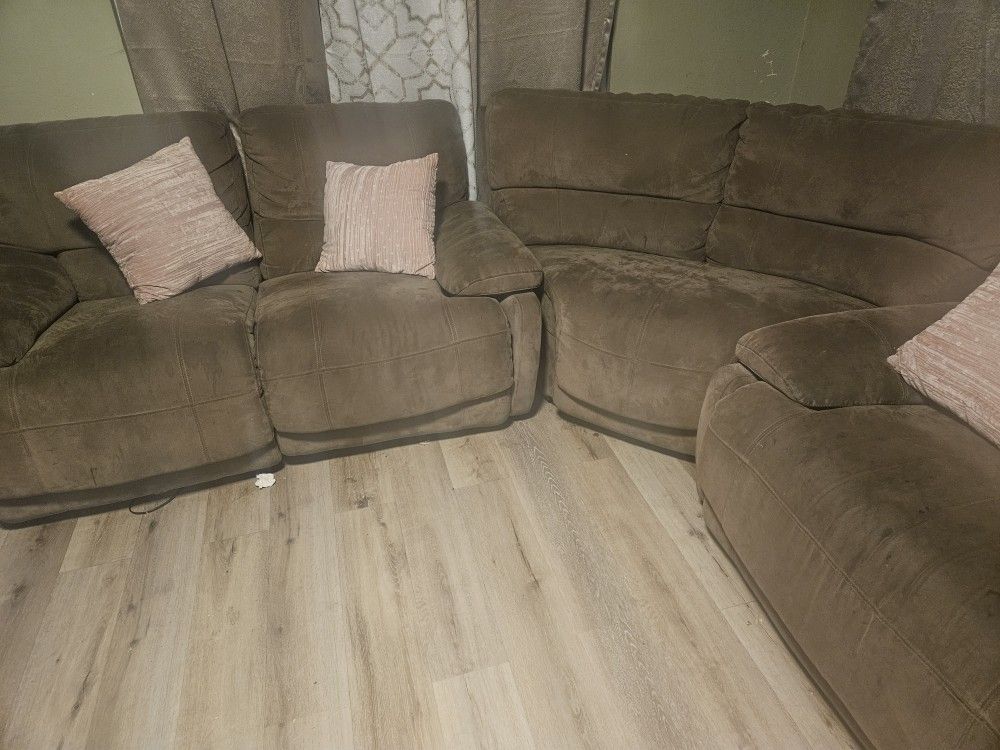 Large Reclinable Couches