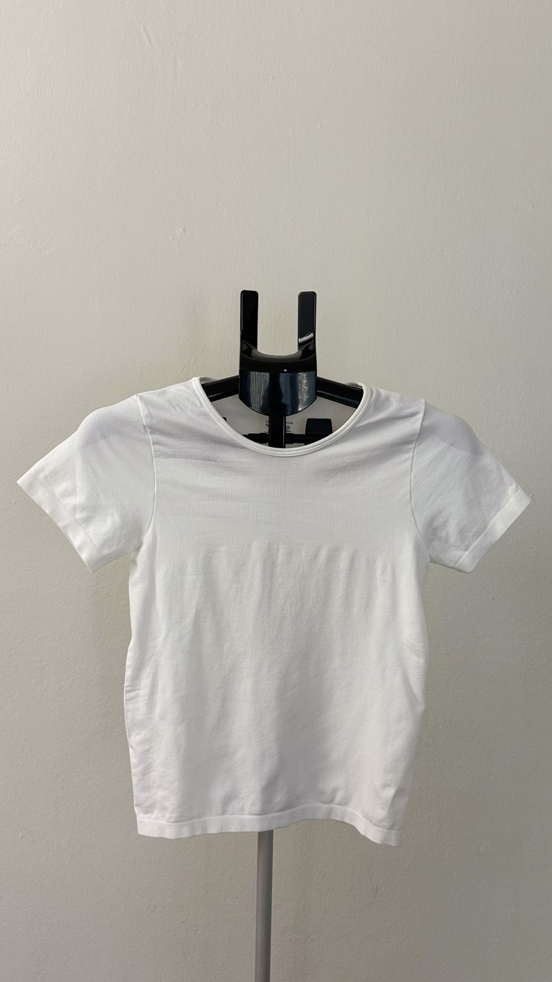 PUMA White Fitted Tee — Size L (fits like M)
