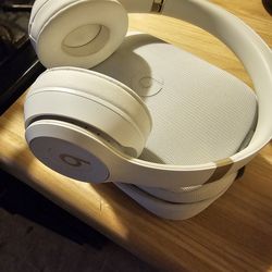 Beats solo 4 headphones