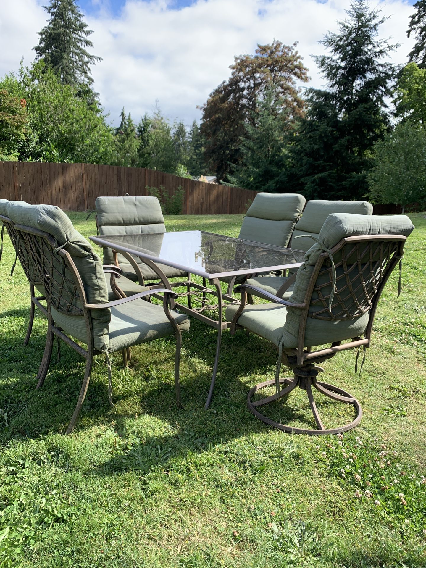 Patio set with cushions